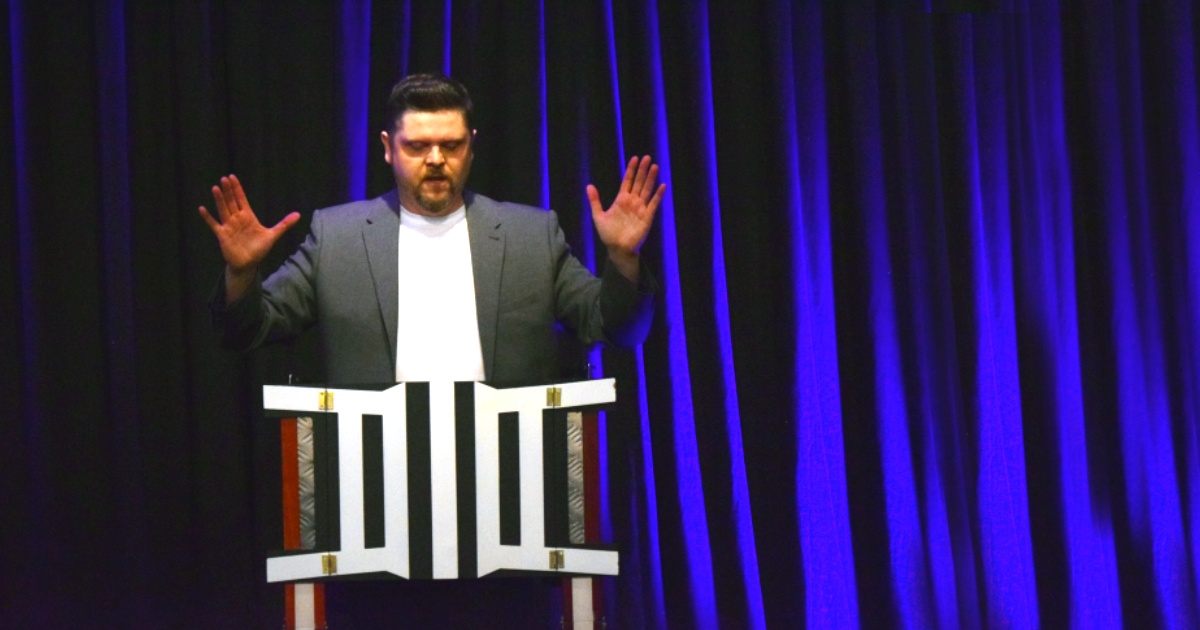 Mark Roberts performing professional close-up magic